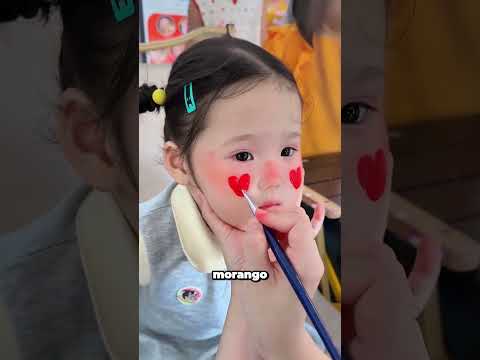 Pintando o rosto de morango para a festa fantasia 😍✨ #shorts