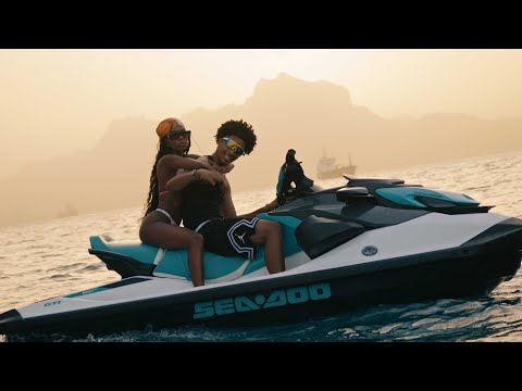 Maky Sales - "Fashion Week" (Video Clipe Oficial)