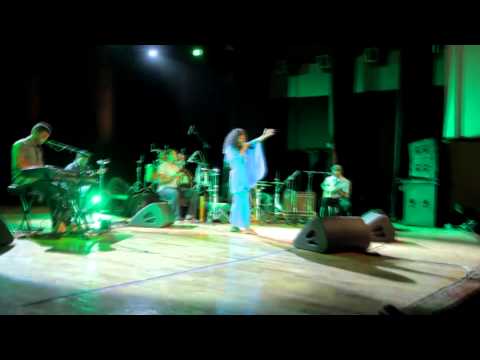 Diva Barros - Teatro di Rua