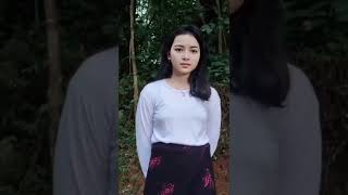 Download lagu Cewek Cantik Baju Putih Polos mp3