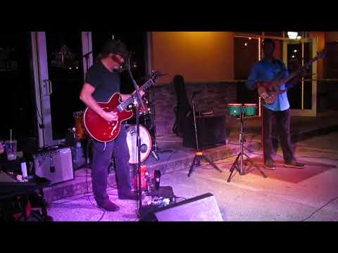 BACKBEAT MUSIC PARLOR IN VERO BEACH FL WITH J.P.SOURS & THE RED HOTS  11-13-2021