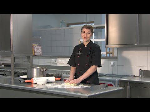 Topfenknödel mit Aroniabeeren | Naturparkhotel Bauernhofer