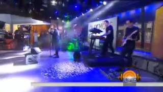 Olly Murs &quot;Wrapped Up&quot; feat. Travie McCoy live Today show