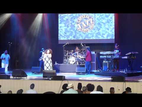 Lil John Roberts and Chantae Cann performing "Da Da'n Da"