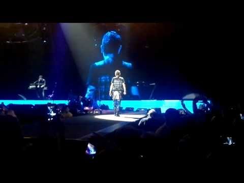 2014.02.24 (7) Lodz - Depeche Mode - Delta Machine Tour - Slow & Blue Dress (Martin Lee Gore)