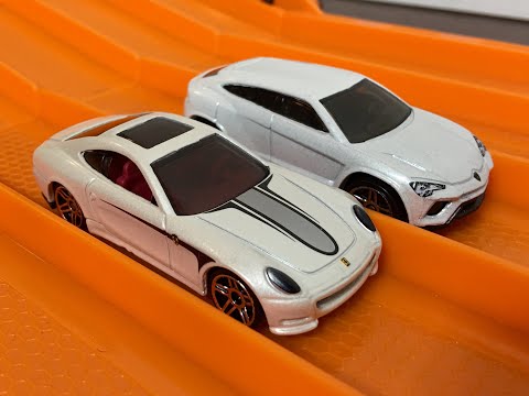 RACE: Ferrari 612 vs Lamborghini Urus - Hot Wheels