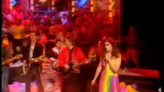 Kirsty MacColl - There's A Guy Works Down The Chipshop Swears He's Elvis 1981