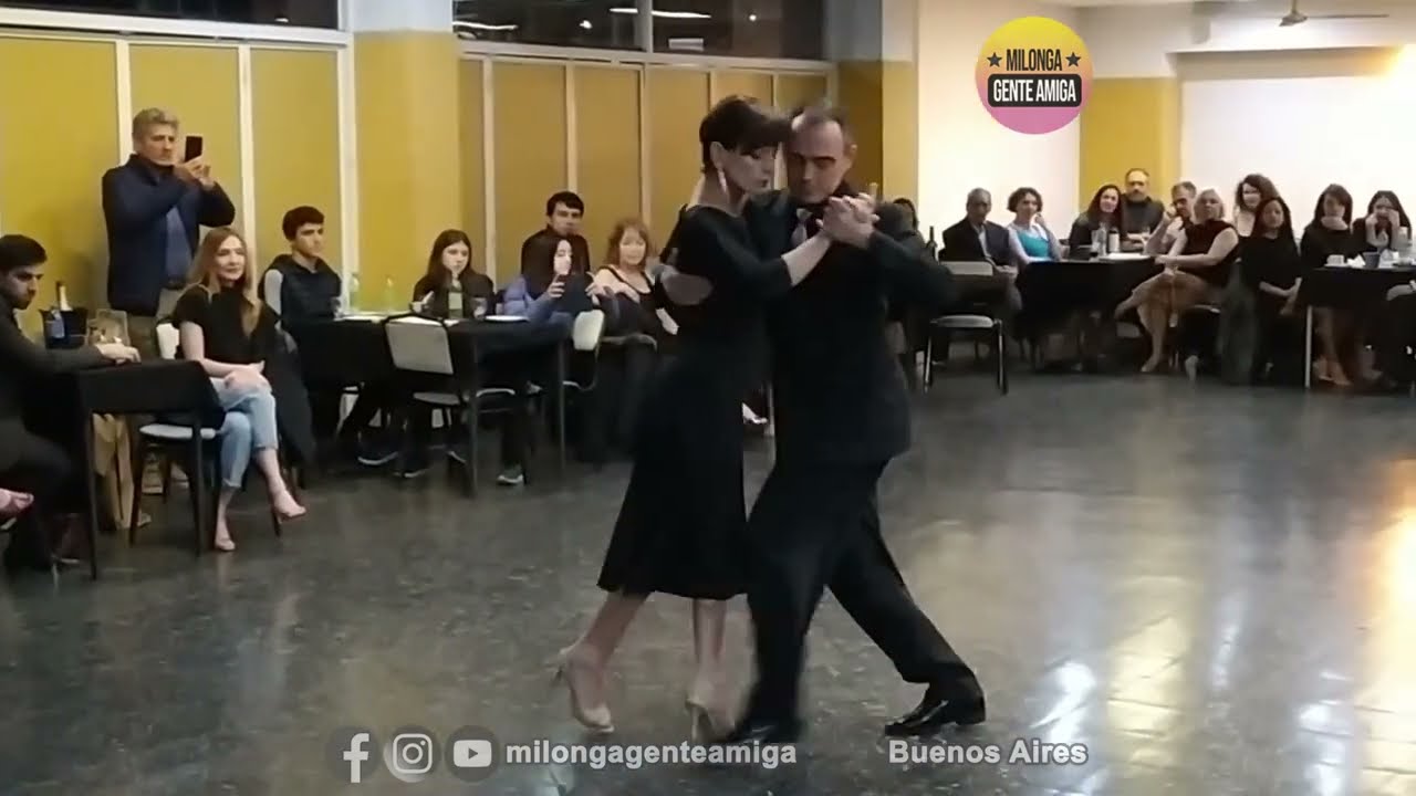 Video thumbnail for Claudia Codega y Esteban Moreno  - Milonga Gente Amiga - 28/ABR/2024 (1/3)