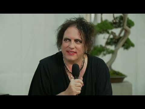 Fantastic interview with Robert Smith (The Cure) about playing in Japan