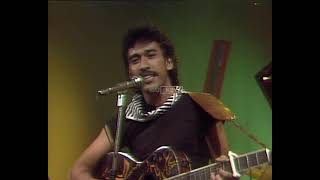 Download lagu Iwan Fals - Buku Ini Aku Pinjam (Video Artis Safari) mp3