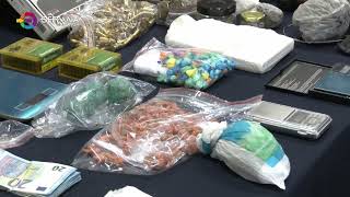 ΒΟΛΟΣ: ΣΤΗΝ ΦΥΛΑΚΗ 10 ΑΠΟ ΤΟΥΣ 14 ΣΥΛΛΗΦΘΕΝΤΕΣ ΩΣ ΜΕΛΗ ΤΗΣ ΣΠΕΙΡΑΣ ΝΑΡΚΩΤΙΚΩΝ 18 02 2026 ΒΟΛΟΣ: ΣΤΗΝ ΦΥΛΑΚΗ 10 ΑΠΟ ΤΟΥΣ 14 ΣΥΛΛΗΦΘΕΝΤΕΣ ΩΣ ΜΕΛΗ ΤΗΣ ΣΠΕΙΡΑΣ ΝΑΡΚΩΤΙΚΩΝ 18 02 2026