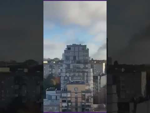 Мощные Взрывы в Киеве, мощный взрыв рядом с штабом СБУ и офисом Зеленского