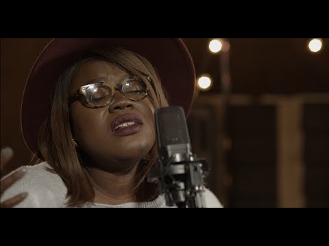 Jada's Worship Mashup [Presence] - Holy Spirit / So Will I / No Longer Slaves