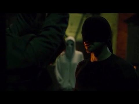 Daredevil y Claire interrogan al detective falso - DAREDEVIL 1X02