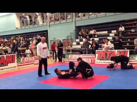 Sam Gibson vs Douglas Mayer - BJJ Pro Cup 2013 - City Clash - Brown/Black