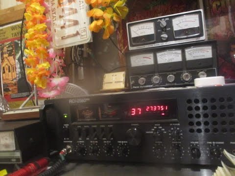 Rádio Mundial 000 Maui acenando Aloha