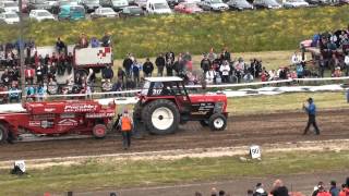 preview picture of video 'Tractor Pulling Finland Haapajärvi 24.6.2012'