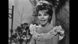 Teresa Brewer sings Moonlight Mississippi on TV 1964
