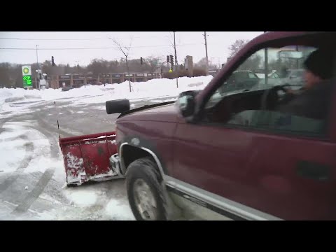 Chicago digs out from first major snowfall of the season