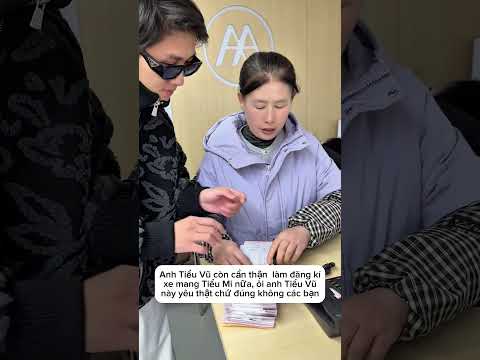 Anh Trai Hiểu Chuyện Tặng Em Gái Chiếc Xe Điện Màu Hồng #shorts