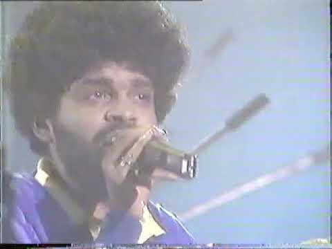 Istimewa Bersama Alleycats ( Live Full Version)