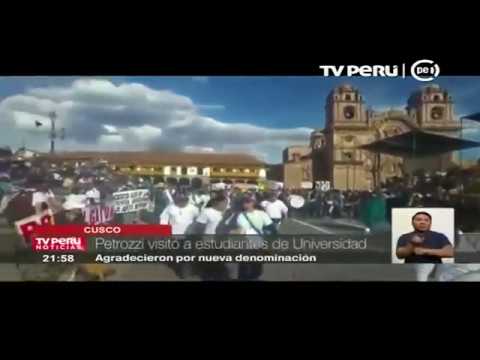 Francesco Petrozzi visita la Escuela Diego Quispe Tito en Cusco