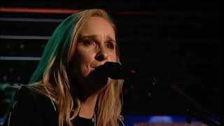 Melissa Etheridge sings A Little Bit Of Me