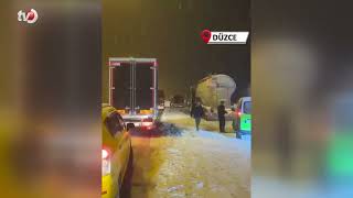 Kar Nedeniyle Çekici Yolda Kaldı