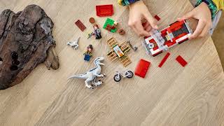 LEGO® Jurassic World™ 76946 Odchyt velociraptorů Blue a Bety