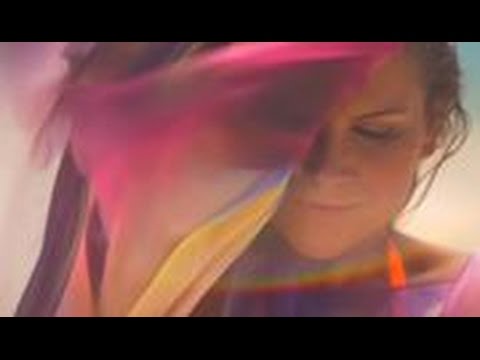 Katia Aveiro - Latina de cuerpo y alma (Official Music Video)