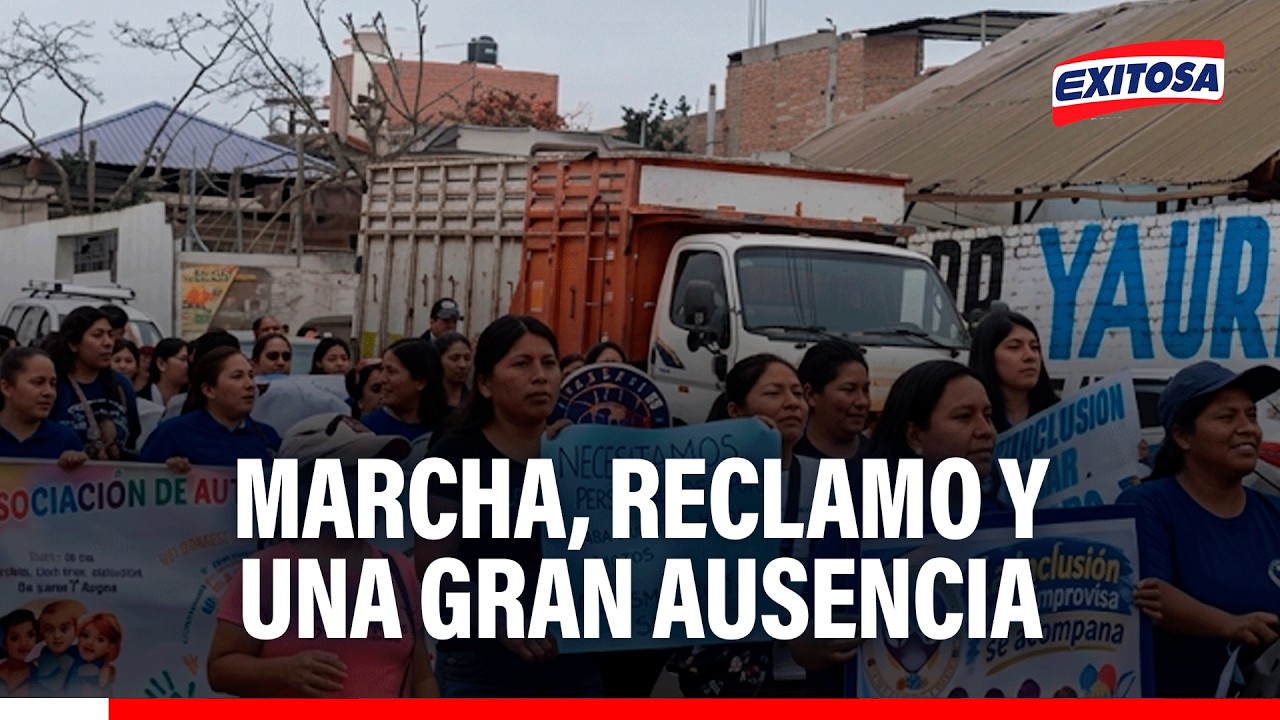 🔴🔵Padres de familia protestaron para exigir la restitución del personal de apoyo y auxiliares