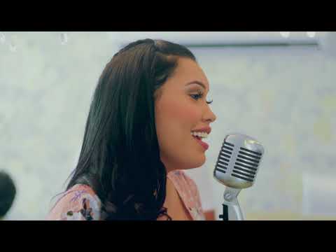 @AnaDelCastillo_ + Esos Ojos Negros (@DiomedesDiazOficial)