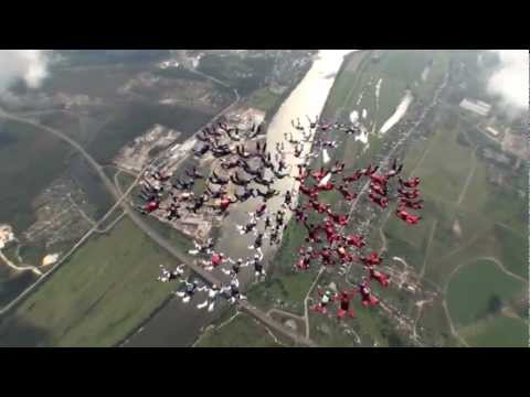 2012 / FAI European Record - Largest freefall formation - 88 Parachutists - Feminine 3/4