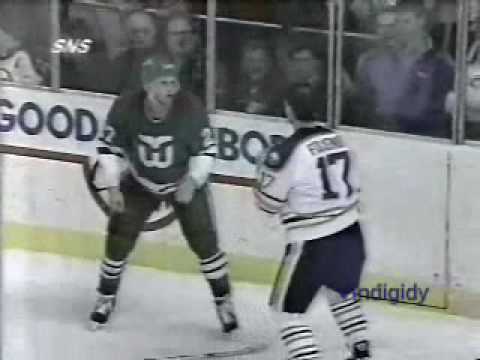 Scott Young vs Mike Foligno