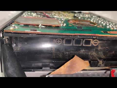 A look inside my corroded 1974 Sony ICF-5500M/ Captain 55