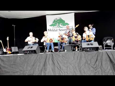 Meldal toraderen spiller på løkken