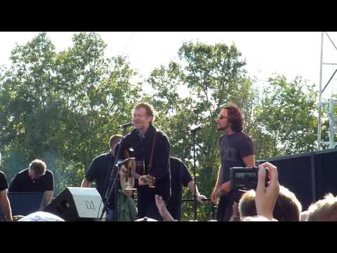 Glen Hansard w/Eddie Vedder "Falling Slowly" East Troy,WI 9/4/11 HD
