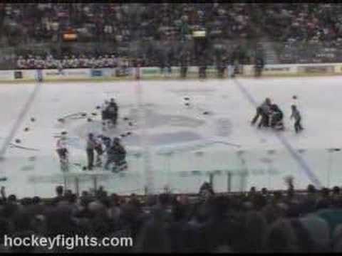 Iginla vs Mitchell Mar 31, 2007