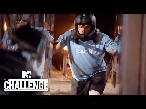 Zach vs. CJ in Dramatic 'Hall Brawl' Elimination | The Challenge: Battle of The Seasons