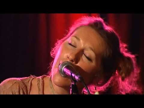 Martha Wainwright - Bloody Mother Fucking Asshole (live)