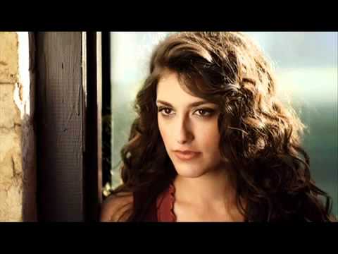 Mor Karbasi - Shecharhoret, Morenica