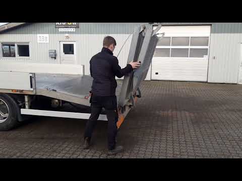Video: Iveco 120-250 Eurocargo articulated lorry 1