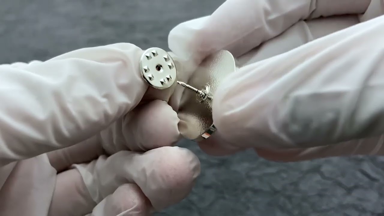 1515-Custom Elephant Brooch Pin With Butterfly Bucket