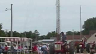 preview picture of video 'Reinschmidt Tractor Collection on Parade, Huron, SD 2009'