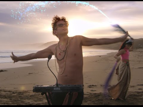 Dan Kelly - Everything's Amazing! (Official Music Video)