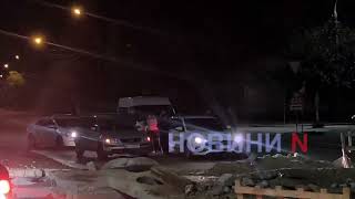 Патрульные заблокировали в Николаеве «Фольксваген» - водитель заявляет, что он человек, и отказывается предъявить документы