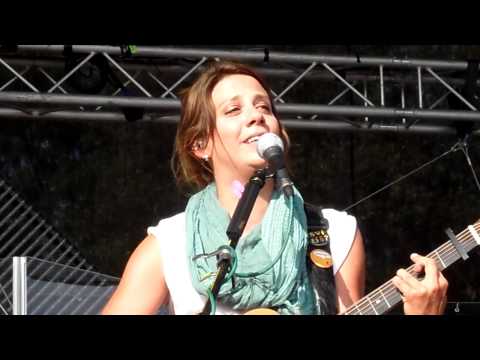 Aneta Langerová - Hříšná těla, křídla motýlí, Moravské hrady.cz 2013 (Veveří)