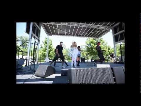 MADEMOIZELL PERFORMS AT BIG DAY OUT