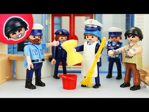 Toni wird Putzfrau! Playmobil Polizei Film - KARLCHEN KNACK #211