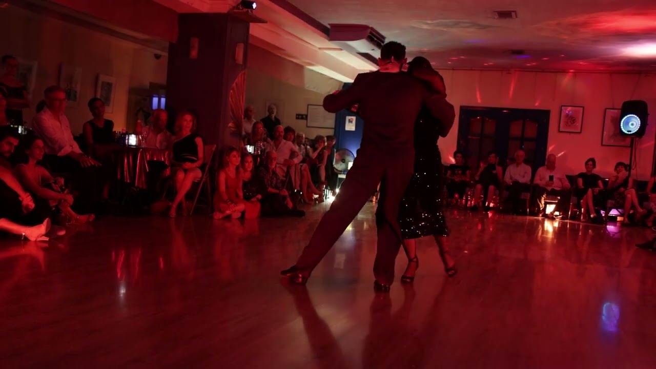 Barbara Ferreyra y Agustin Agnez- 4/4"La Tupungatina" Orq. Pugliese-Milonga El Puntazo-Madrid